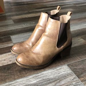 Size 8 1/2 Brown Maurices Ankle Boots